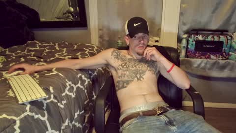 Snapshot of igetherwetter chatting on January 4, 6:52 am Amiri Roue online show from January 4, 6:52 am