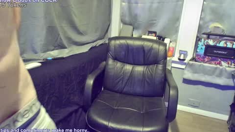 Snapshot of igetherwetter chatting on January 14, 9:02 am Amiri Roue online show from January 14, 9:02 am