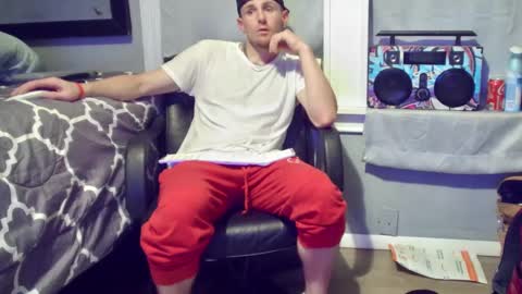 Snapshot of igetherwetter chatting on December 30, 12:32 am Amiri Roue online show from December 30, 12:32 am