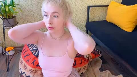 Emmy  help me reach 100 thumbs up online show from March 11, 9:45 am