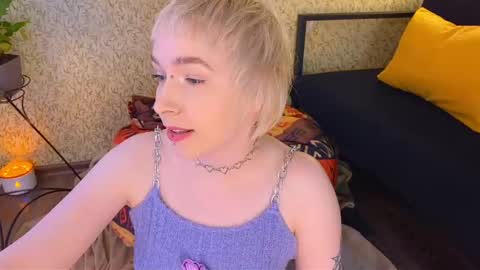 Emmy  help me reach 100 thumbs up online show from March 2, 12:11 pm