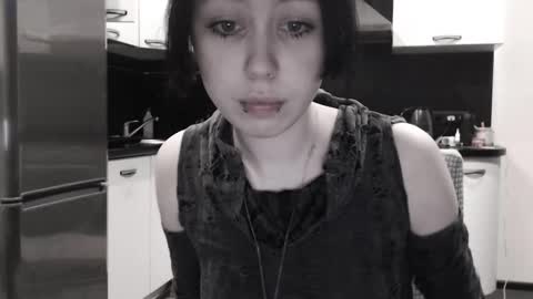 iiiiiiis online show from November 19, 9:35 pm