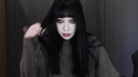 iiiiiiis online show from March 15, 1:25 pm