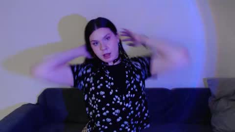 Vella online show from September 18, 8:07 am