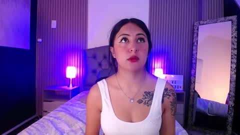 Isa online show from March 4, 1:28 pm