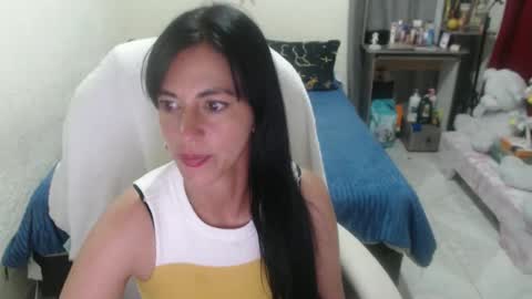 Ilaira  online show from April 27, 8:50 pm