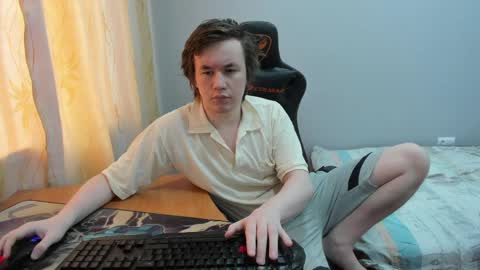 iliaskris online show from March 29, 9:00 am