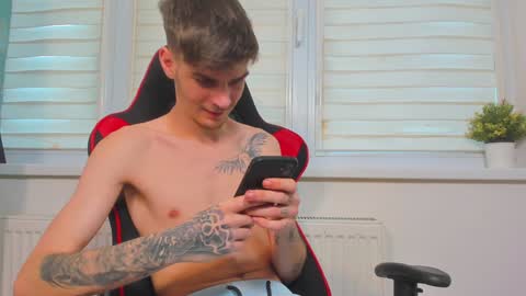 D-Illusion online show from December 13, 12:50 pm