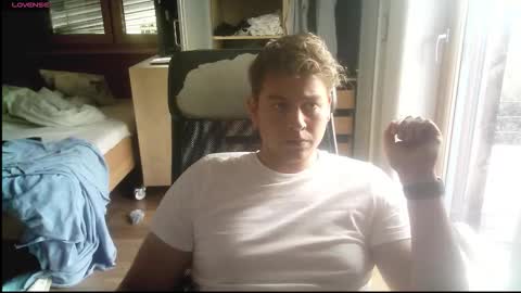 iloveyoutoo2000 online show from September 18, 8:29 am