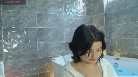 aurora online show from December 14, 9:10 pm