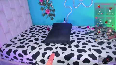 Snapshot of im_foxy011 chatting on October 24, 3:07 am foxy online show from October 24, 3:07 am