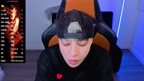 Laia online show from October 29, 12:23 am