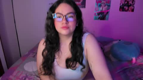 mei mei uwu online show from February 7, 3:09 am