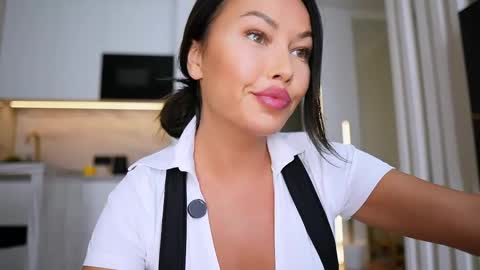 Milla online show from June 1, 1:01 pm