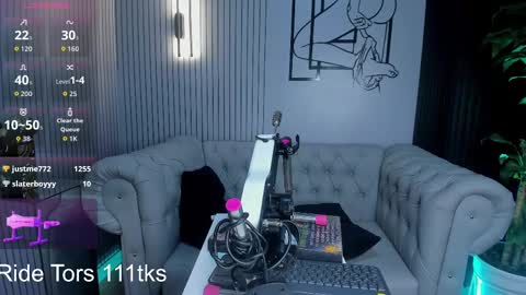 Perla online show from October 5, 3:26 am