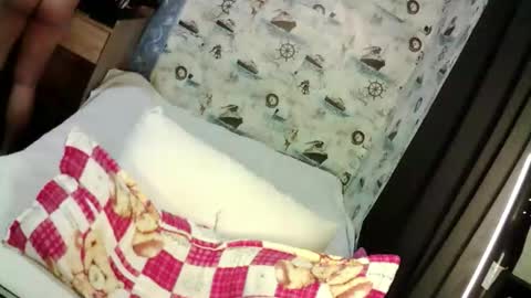 zhy online show from December 3, 7:31 am