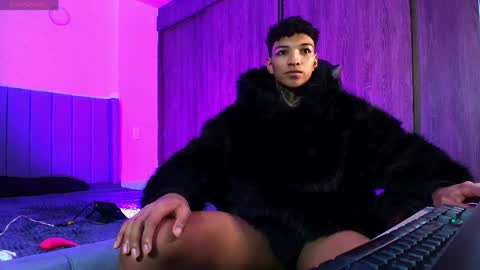 im_usuga online show from April 17, 8:17 am