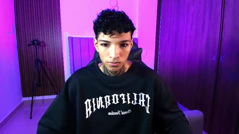 im_usuga online show from April 10, 8:30 am