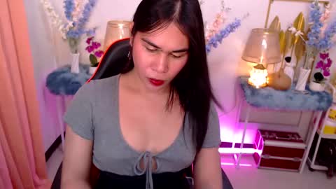 Ashley online show from February 17, 3:33 pm