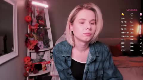 Mia online show from November 9, 10:19 am