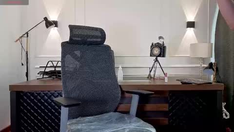 Karen  online show from February 27, 7:39 pm