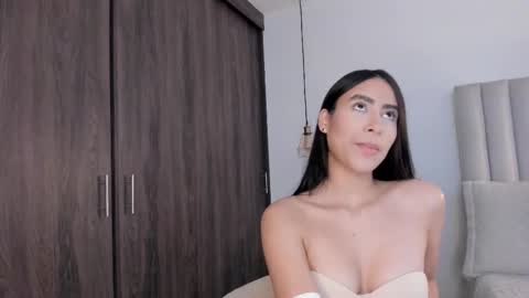 sarah online show from November 28, 7:54 pm