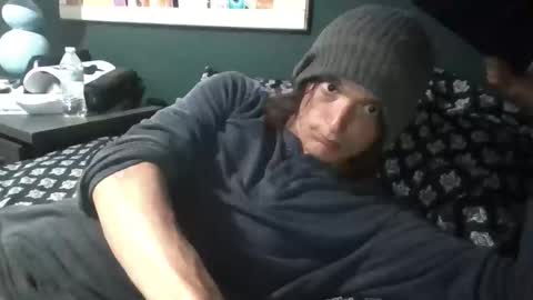 Imstuckhere online show from April 17, 9:33 am