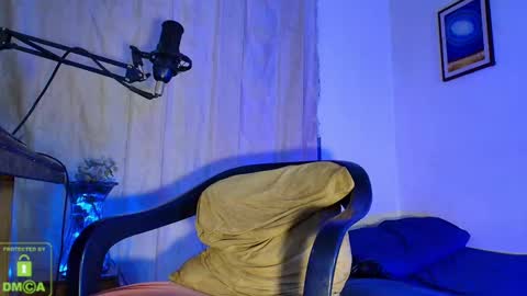 Daniel   thumb up me please its important Im new INDEPENDENT MODEL online show from September 11, 2:07 pm