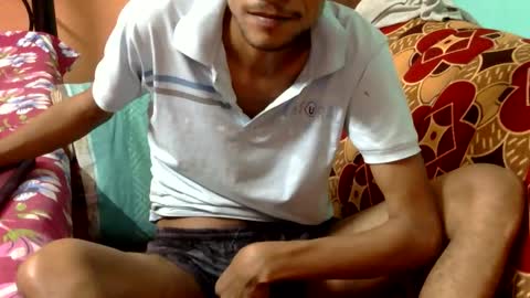 Snapshot of indian_bengali_boy chatting on October 24, 7:03 pm Suman Leo online show from October 24, 7:03 pm