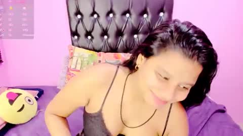 PARADISEQUEEN online show from February 8, 2:05 pm