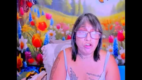 indianroxy27 online show from April 1, 5:54 pm