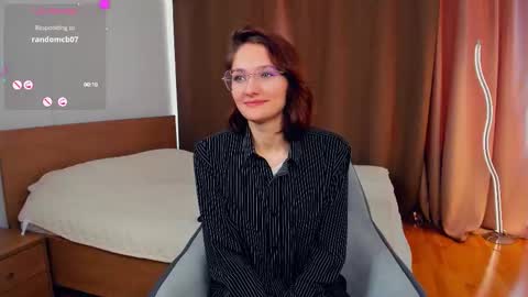 Snapshot of inellcanty chatting on October 22, 4:26 am Kira online show from October 22, 4:26 am