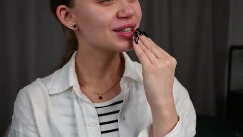 ingerperrucci online show from December 5, 3:17 am