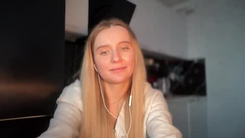 iniva05 online show from April 18, 1:46 pm