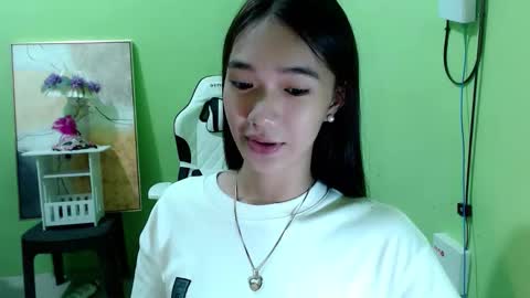Snapshot of innocent_reign69 chatting on September 9, 4:40 pm Reign online show from September 9, 4:40 pm