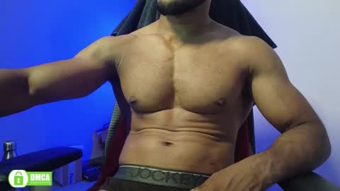 Snapshot of insanestud_miles chatting on October 17, 1:59 pm Miles online show from October 17, 1:59 pm