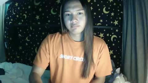 Snapshot of insulting_whoreifica chatting on December 31, 1:15 am MAXINE online show from December 31, 1:15 am