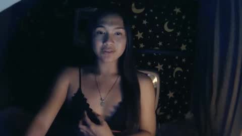 Snapshot of insulting_whoreifica chatting on January 27, 5:48 pm MAXINE online show from January 27, 5:48 pm