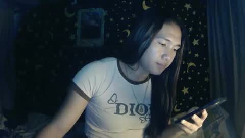 Snapshot of insulting_whoreifica chatting on January 13, 10:47 am MAXINE online show from January 13, 10:47 am