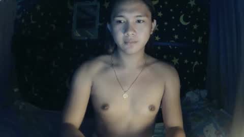 Snapshot of insulting_whoreifica chatting on January 6, 10:57 am MAXINE online show from January 6, 10:57 am