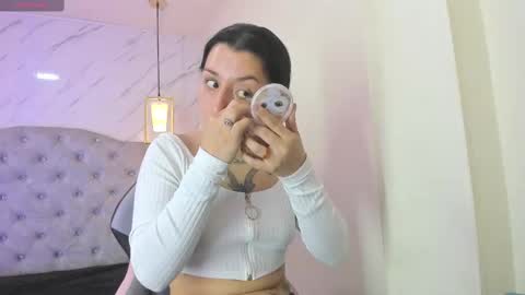 iris_77 online show from October 4, 7:11 pm