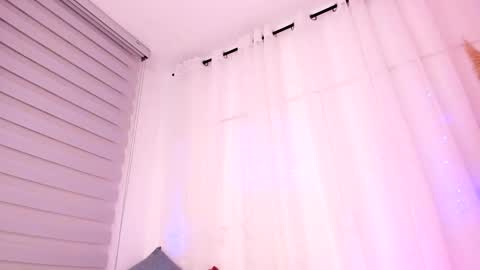 iris_hottt0 online show from March 24, 2:06 am