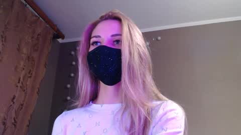 Snapshot of iris_lave chatting on September 30, 5:12 pm Lily online show from September 30, 5:12 pm