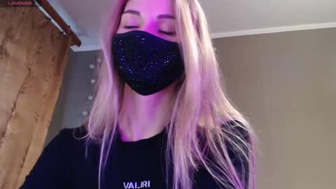 Snapshot of iris_lave chatting on September 24, 3:41 pm Lily online show from September 24, 3:41 pm