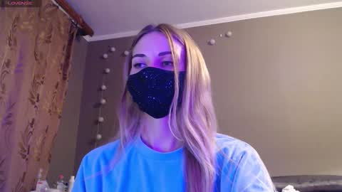 Snapshot of iris_lave chatting on September 9, 4:40 pm Lily online show from September 9, 4:40 pm