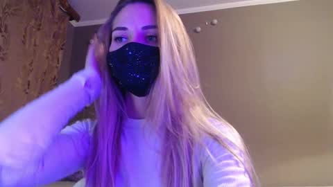 Snapshot of iris_lave chatting on September 10, 4:41 pm Lily online show from September 10, 4:41 pm
