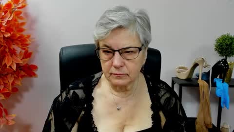 I R I S online show from November 17, 7:11 am