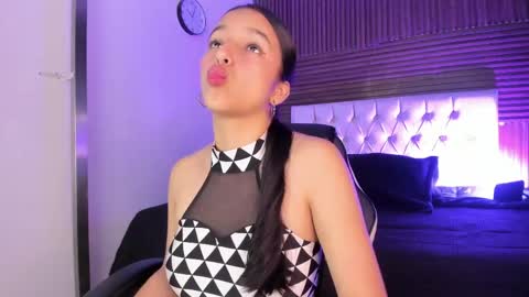 Iris Fyre  online show from June 7, 1:05 pm
