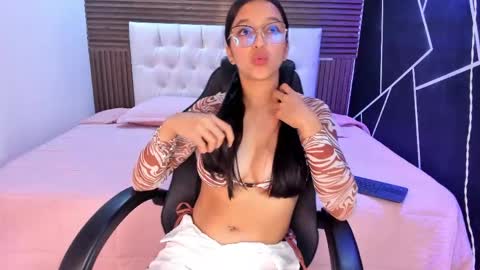 Iris Fyre  online show from April 16, 12:49 pm