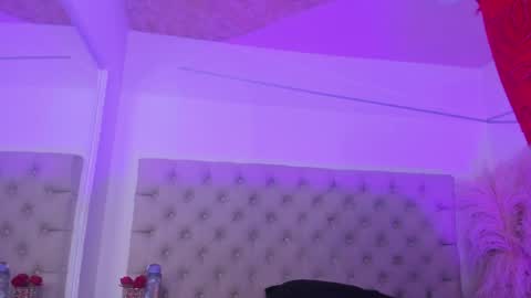 Iris Fyre  online show from April 19, 12:28 pm